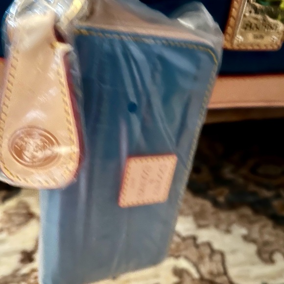Dooney & Burke Marine Blue Zip satchel W matching card & keychain -NWT - Picture 4 of 11